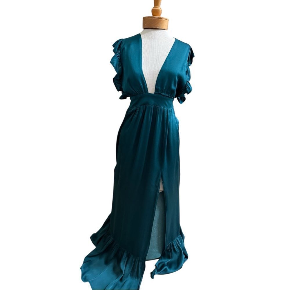 Stillwater sold by Revolve drapes perfectly size Sm. - Picture 3 of 11